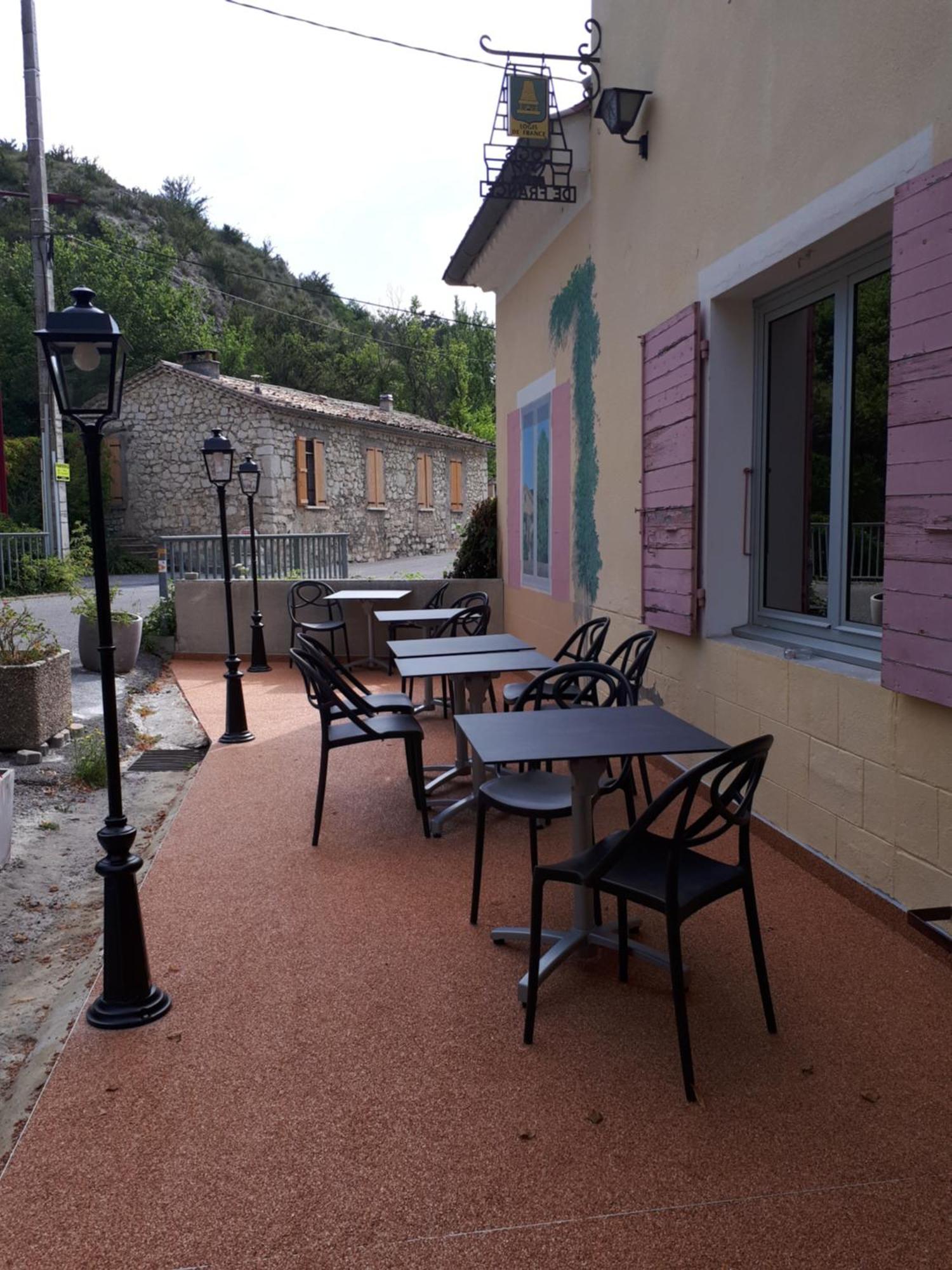 Logis Hotel Le Ceans Orpierre Экстерьер фото
